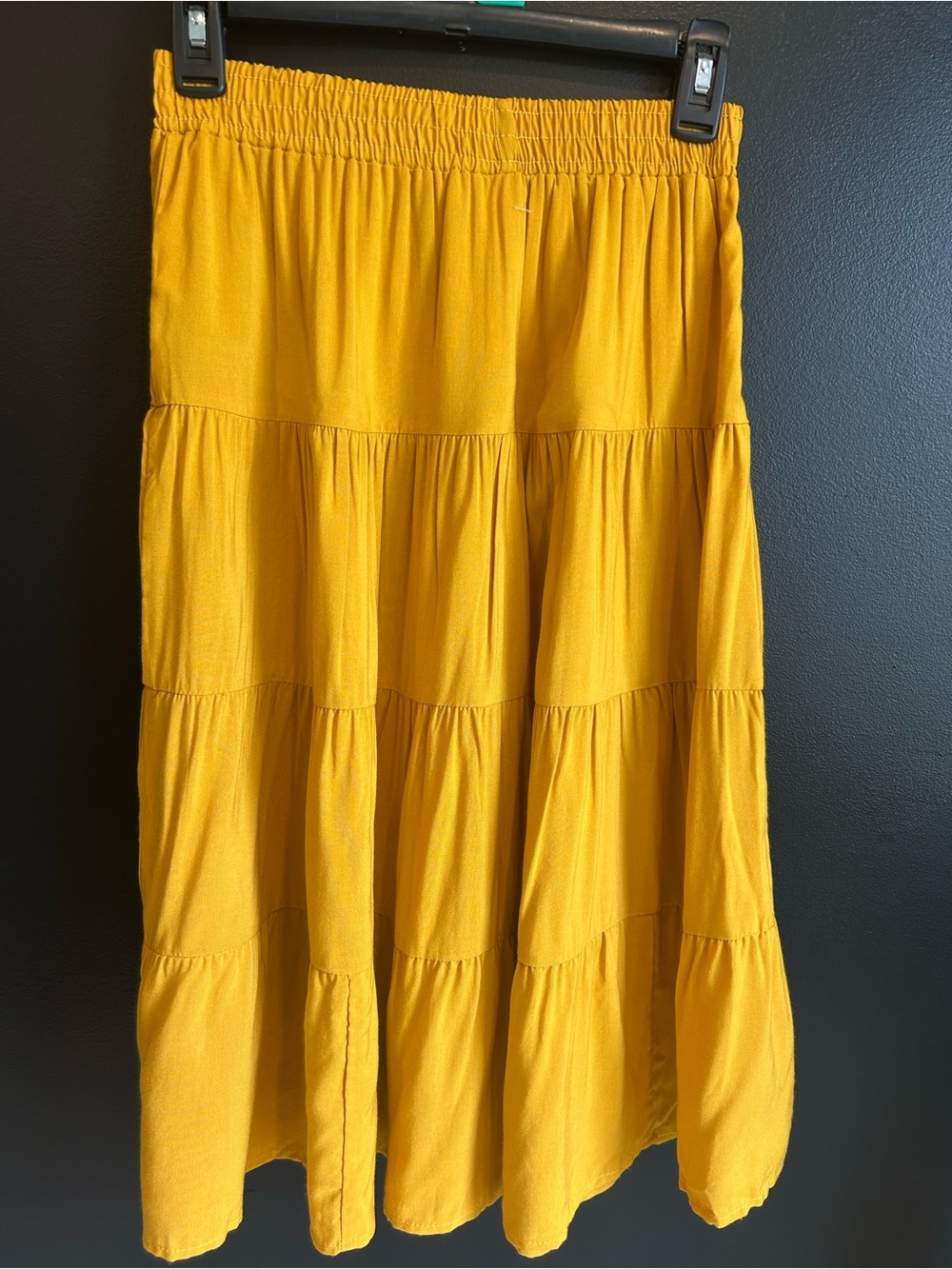 Love Glam Girl Chandler Woven Tiered Midi Skirt Mustard Yellow NWT